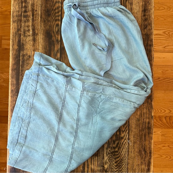 Tencel Washed Denim Tiered Wide Leg Pants - Picture 2 of 7